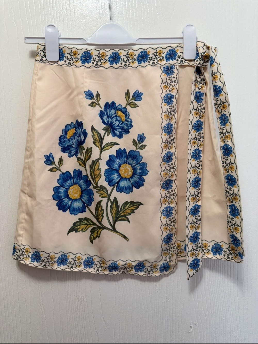 Cupshe Turquoise Tides Floral Wrap Mini Skirt Cream Blue Cottagecore Size Small